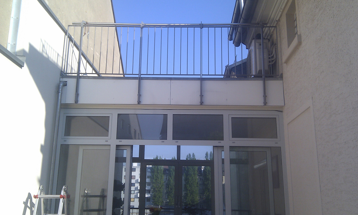 Sonderkunstruktion schienengeführte Anlage